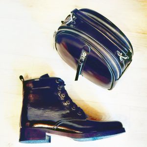 Каблучек - ботинки лаковые женские на шнурках